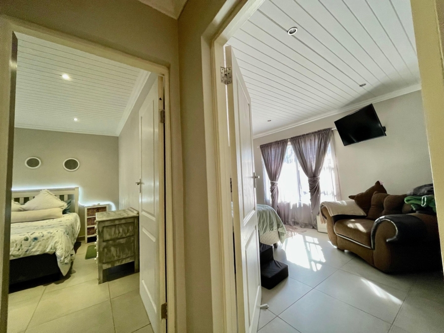 2 Bedroom Property for Sale in Potchefstroom North West